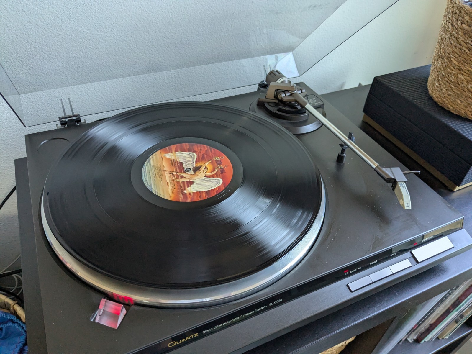 Vintage Technics SL-QD33 Quartz Direct Drive Auto Turntable Record Player Tested