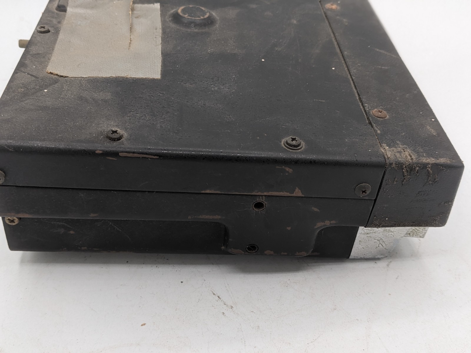 MUNTZ 12 TRACK PLAYS BOTH 4/8 TRACK TAPES WITH FM RADIO CARTRIDGE.