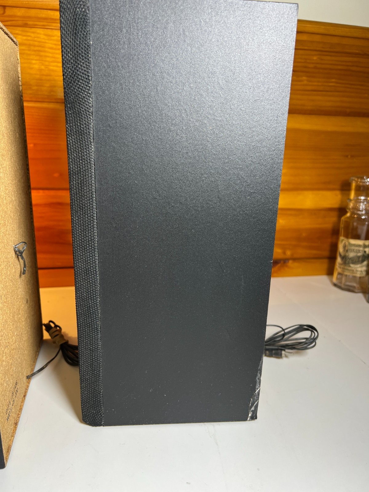 Vintage Bookshelf 1980s 80s Mesh Net Speakers Pair 2 Way RCA Male Plug Plugs