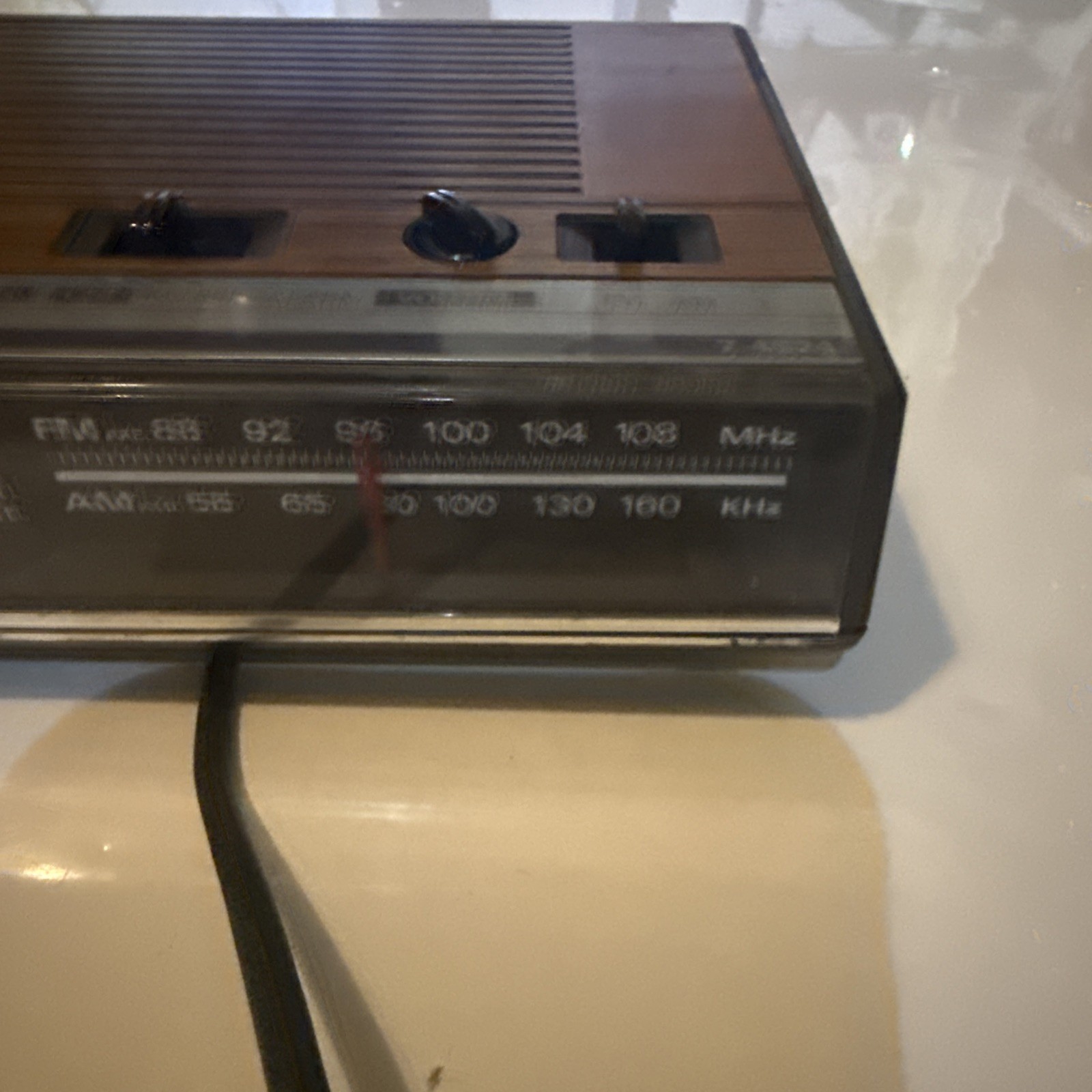 General Electric AM/FM Alarm Clock Radio Mod# 7-4624B Wood Grain WORKS See Video