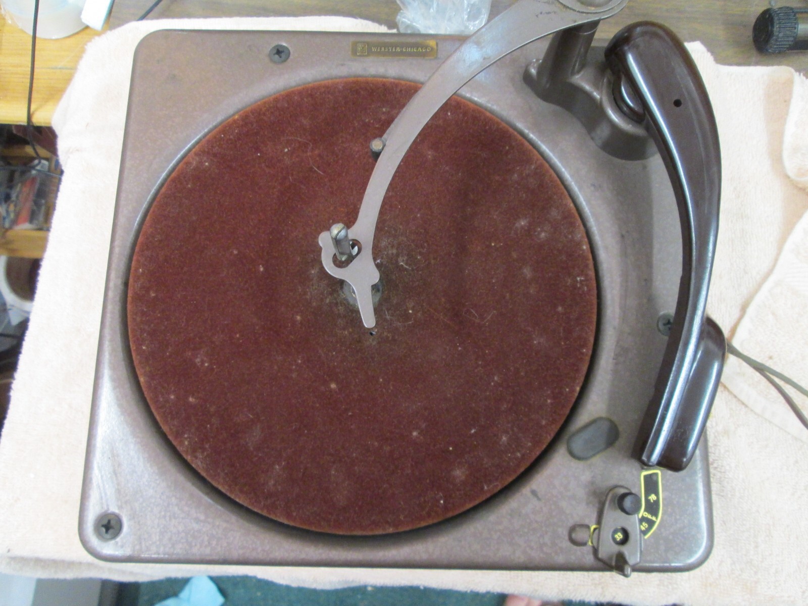 Webster Chicago Model 100-1 Record Changer Untested Both needles are intact.