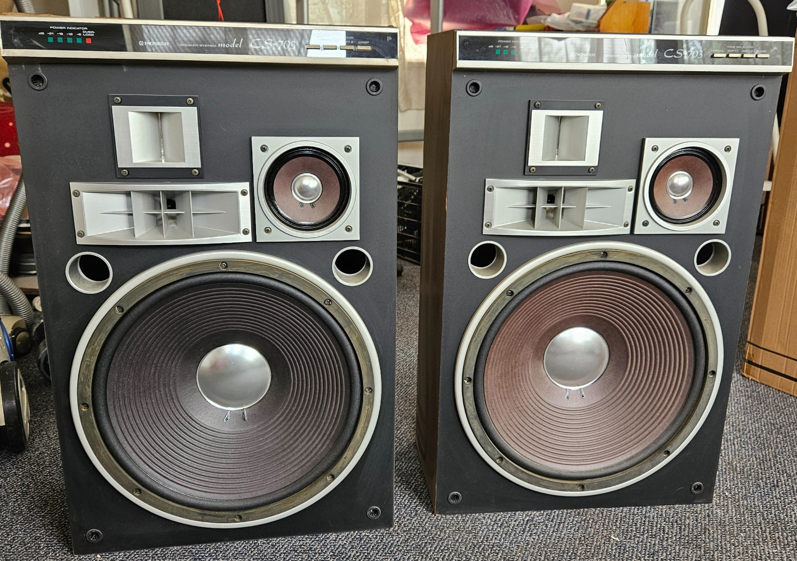 2x Vintage Pioneer CS-703 4-Way 16″ Woofer Floor Speakers Wood