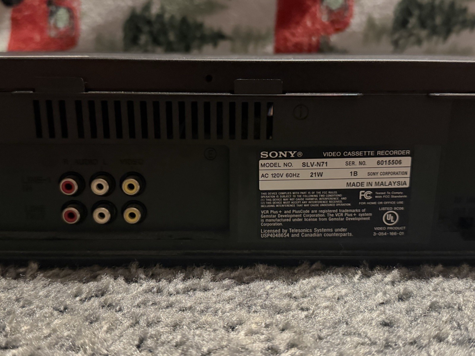 Sony SLV-N71 VCR 4-head Hi-Fi Stereo VHS Video Cassette Recorder (VCR) Remote-Av