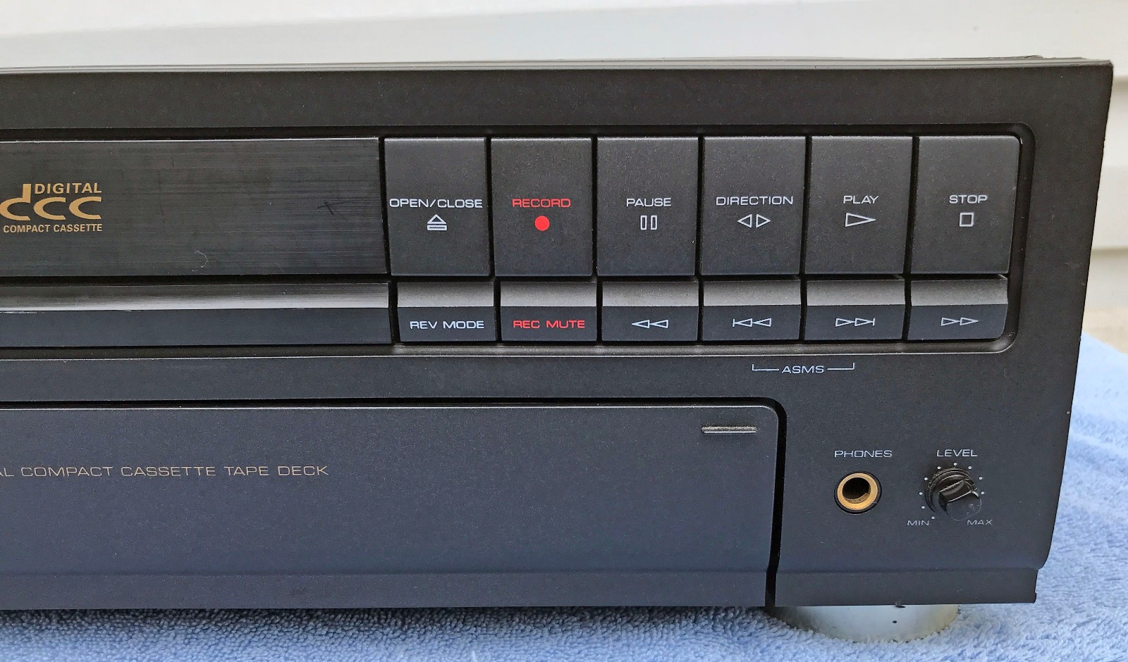OPTIMUS DCT 2000 DCC DIGITAL COMPACT CASSETTE RECORDER/PLAYER W/EXTRAS