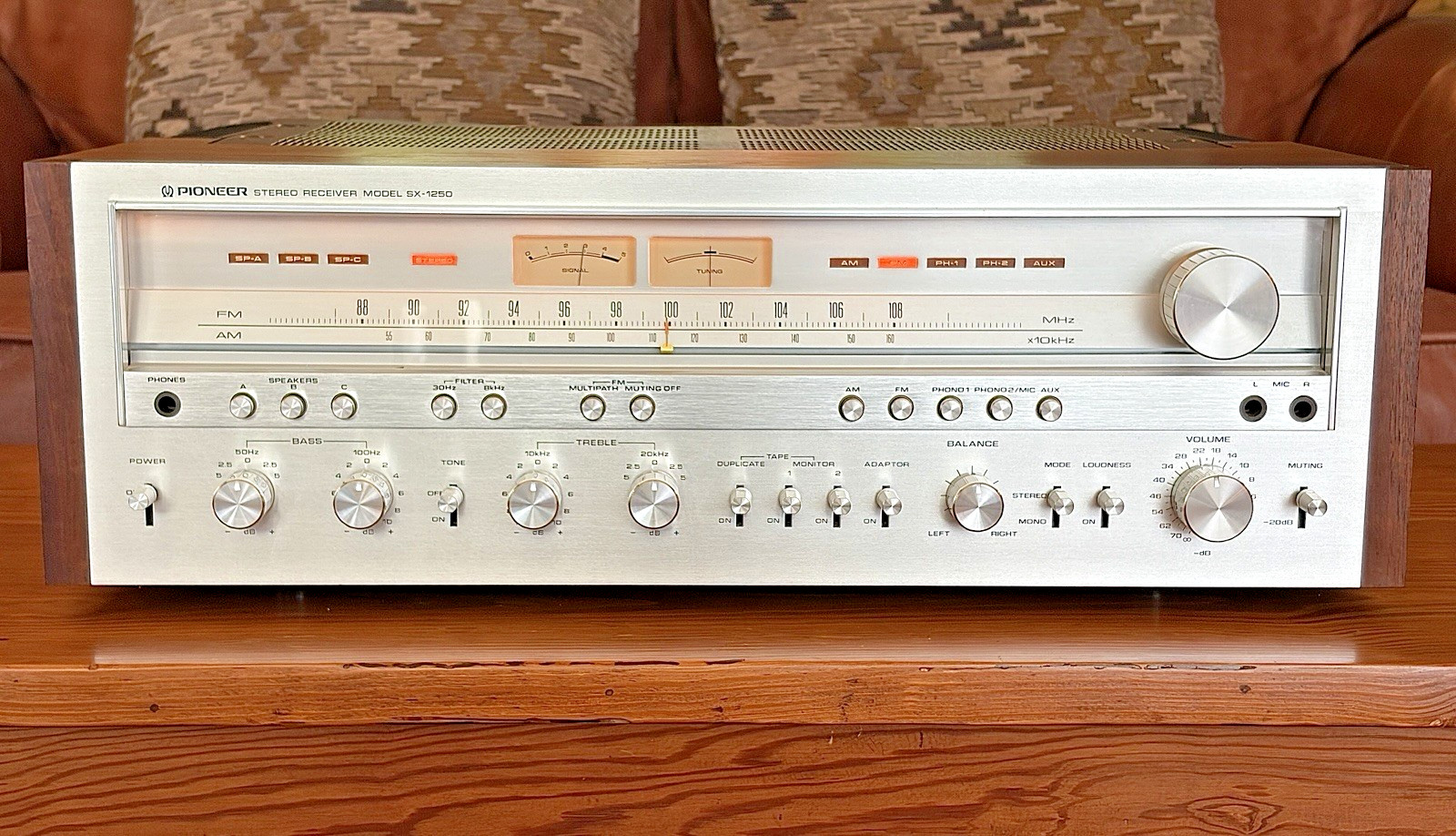 Vtg PIONEER SX-1250 AM/FM Stereo Receiver 160 Watts Recapped Upgraded Near MINT!