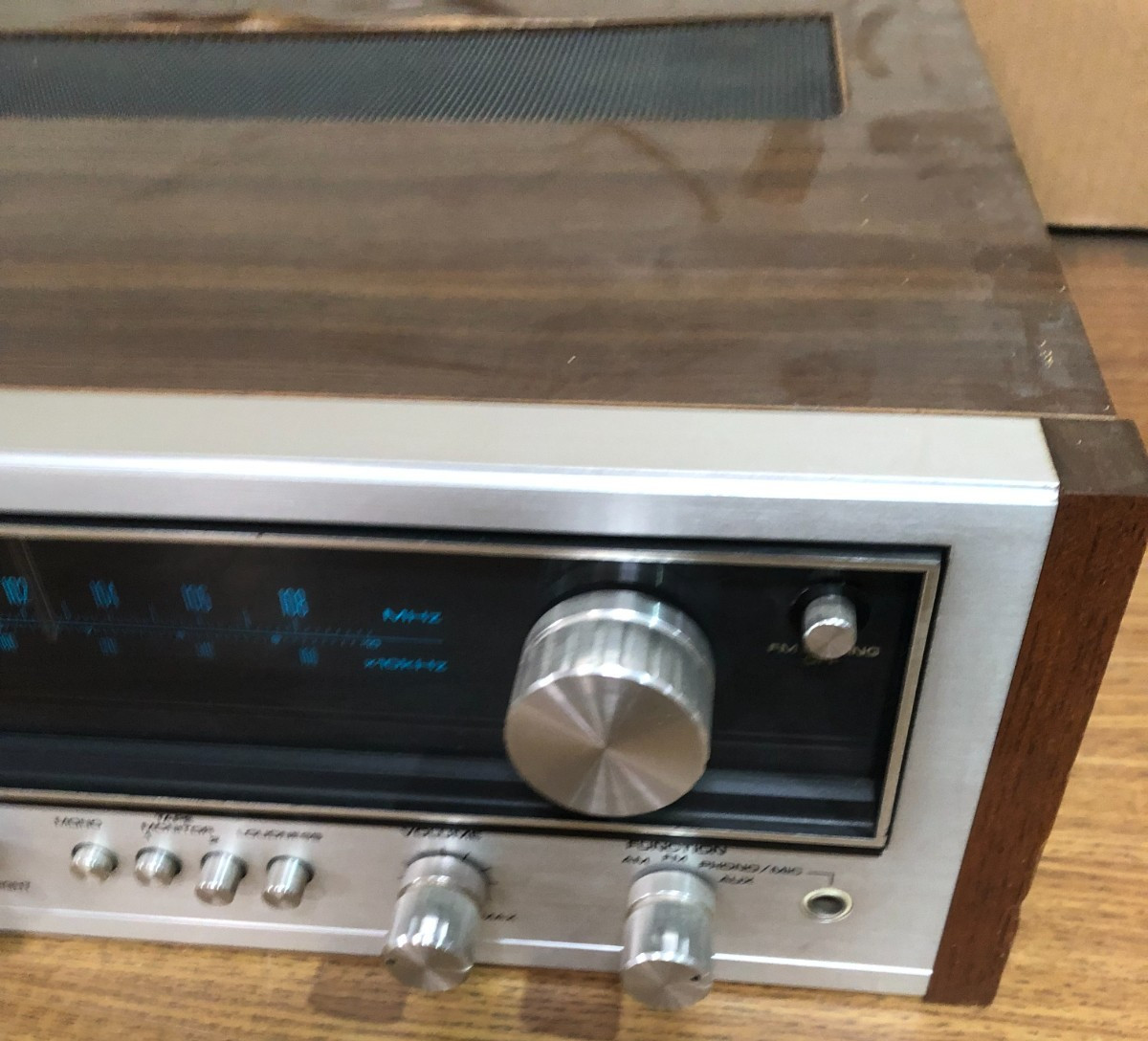 Vintage Pioneer SX-535 Stereo Receiver – Tested for Power