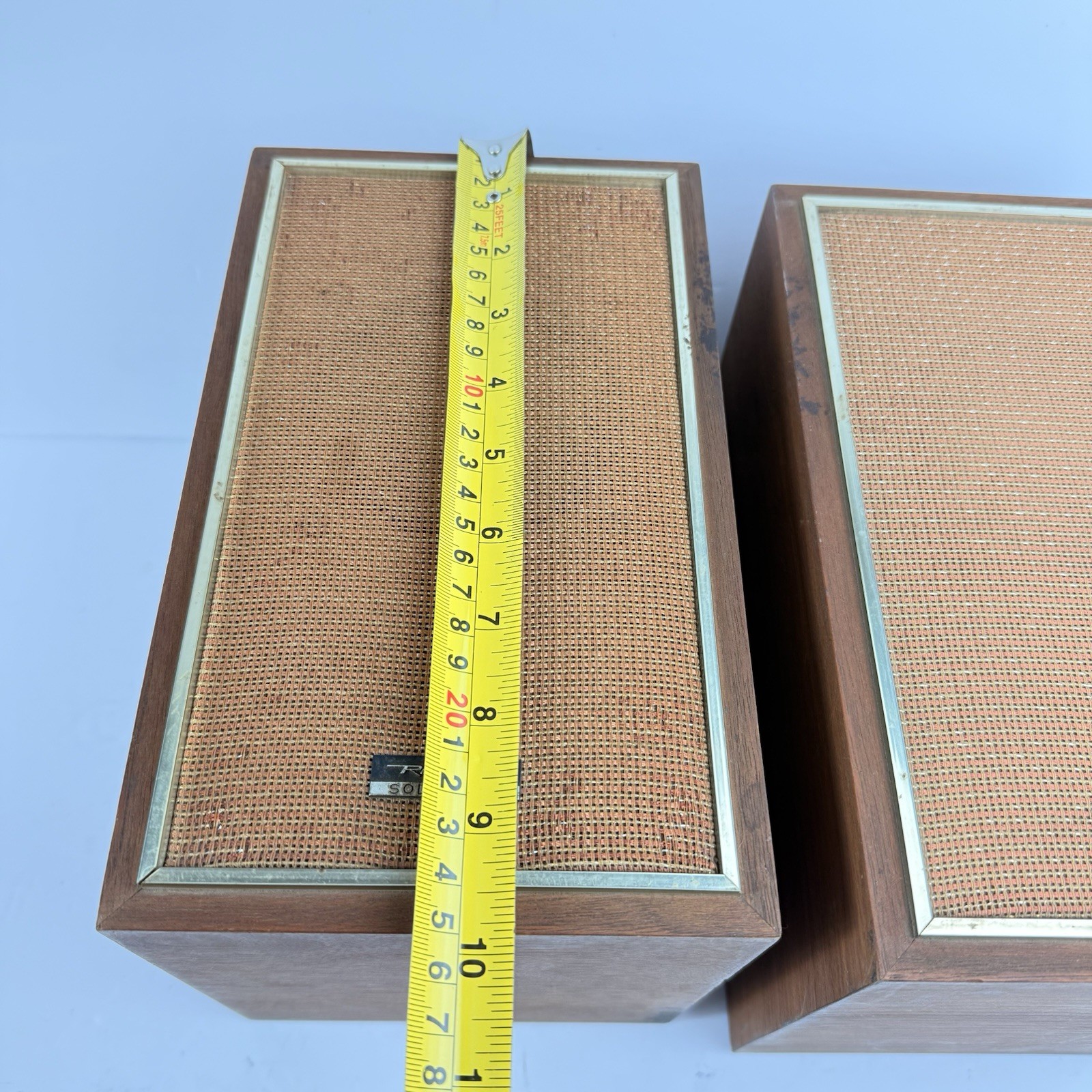 Vintage Realistic Solo-103 Bookshelf Speakers Walnut Wood Case MCM Untested