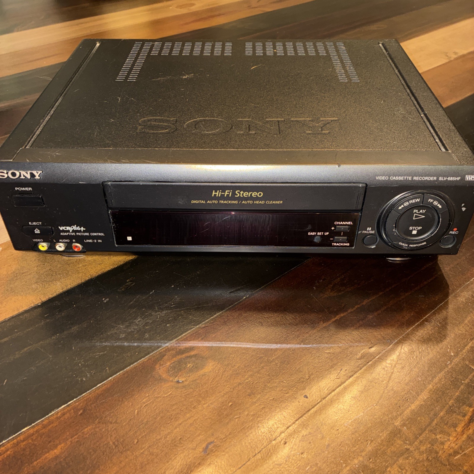 Sony SLV-685HF 4-Head HiFi Stereo VHS Video Cassette Player-**Tested-No Remote**