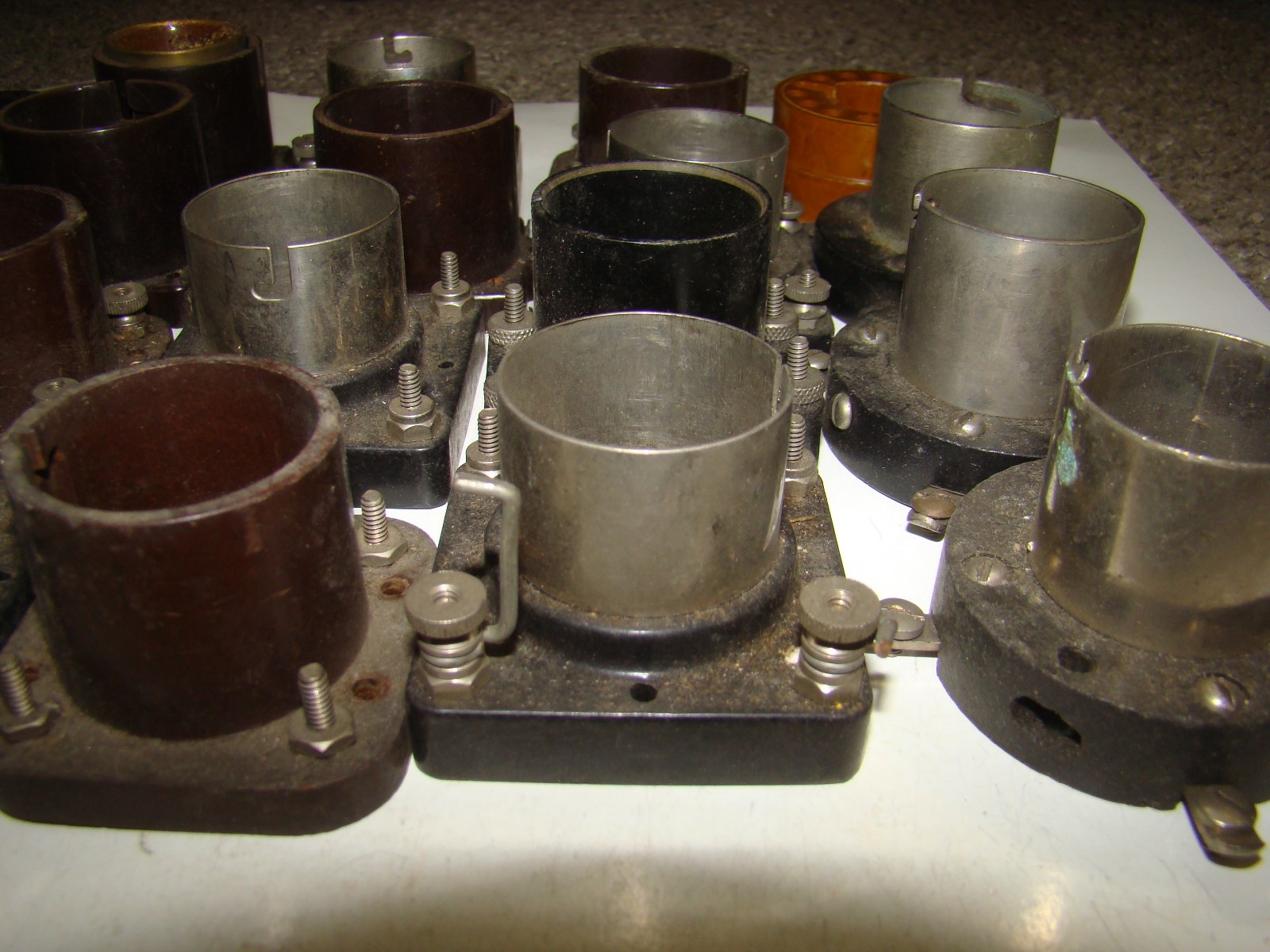 33 Vintage 4 5 And 6-pin + Radio audio amplifier TV Vacuum Tube Sockets lot