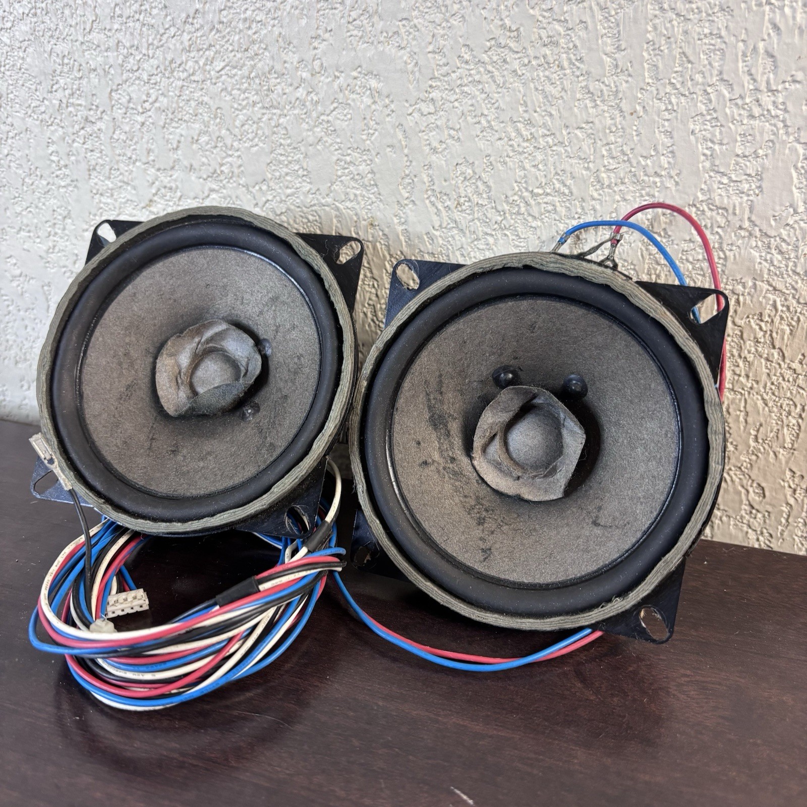Pair Of Vintage Automotive Interior Speakers Made In Malaysia 1-529 396-11