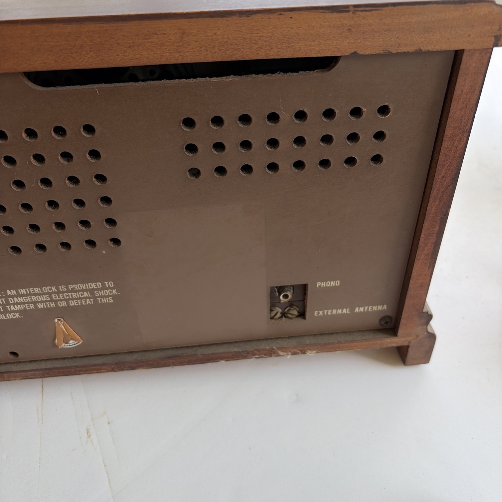Vintage SEARS Silvertone AM/FM Table Radio Wood Cabinet Missing A Knob