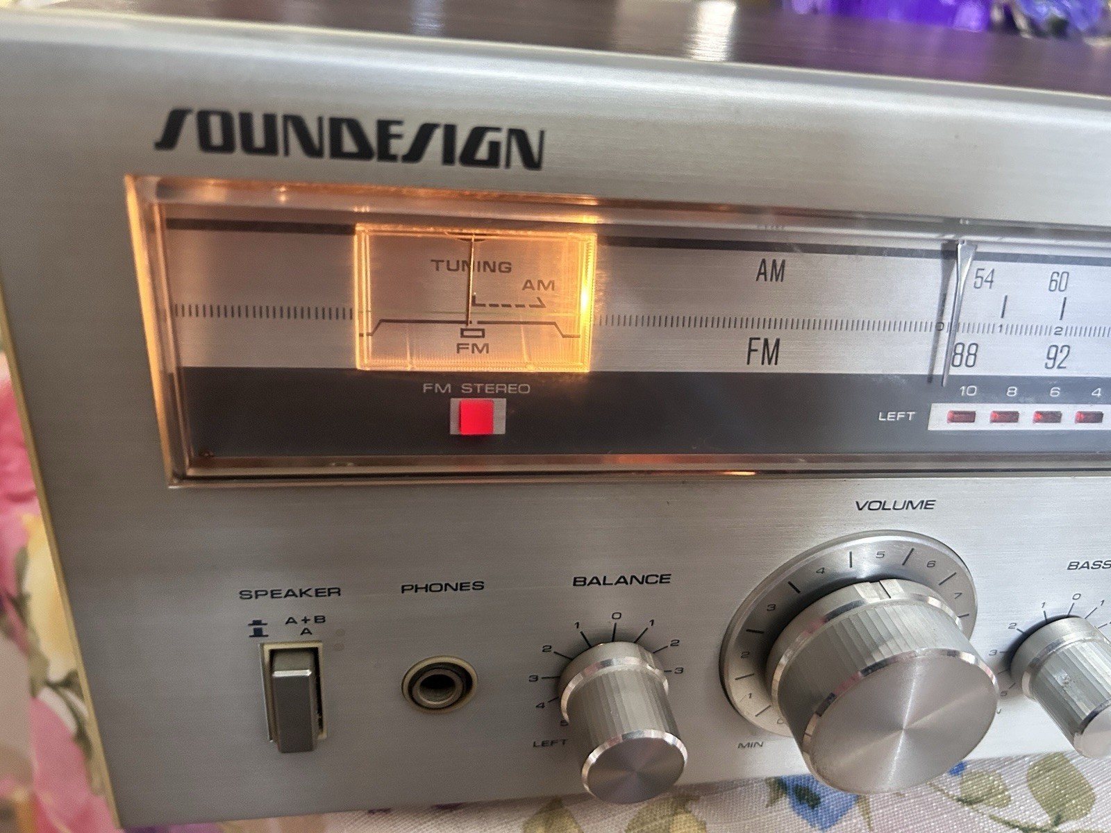 Vintage SOUNDESIGN Stereo Radio Receiver Am/fm Player Wood Grain Retro VIDEO