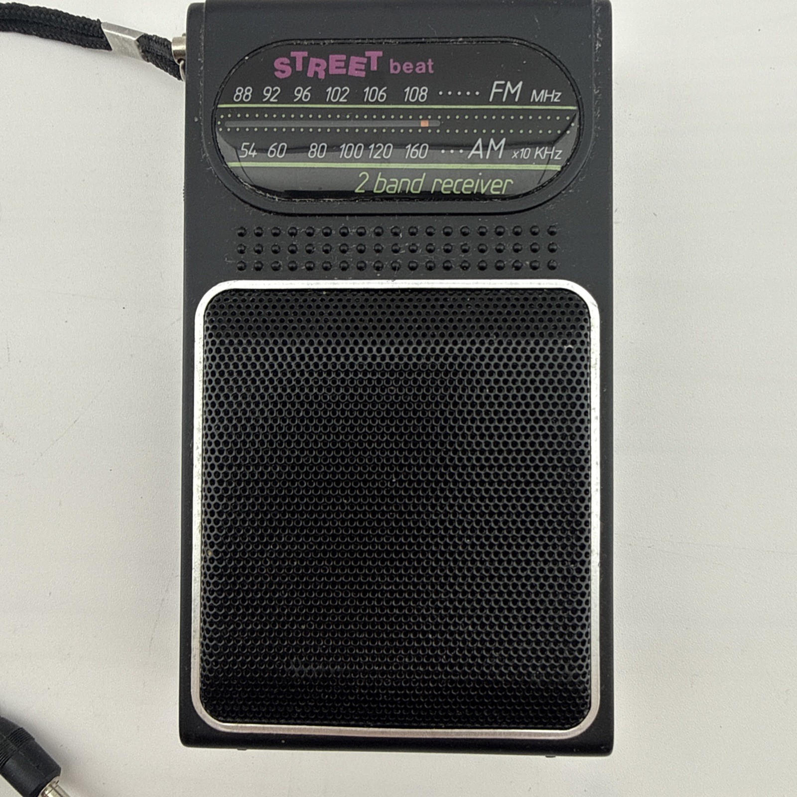 Street Beat PR22 AM FM Pocket Radio w Headset
