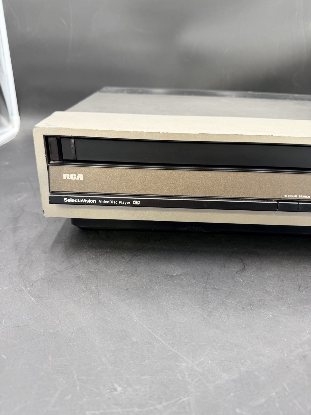 RCA SelectaVision SJT 100 Stereo VideoDisc Player Powers On