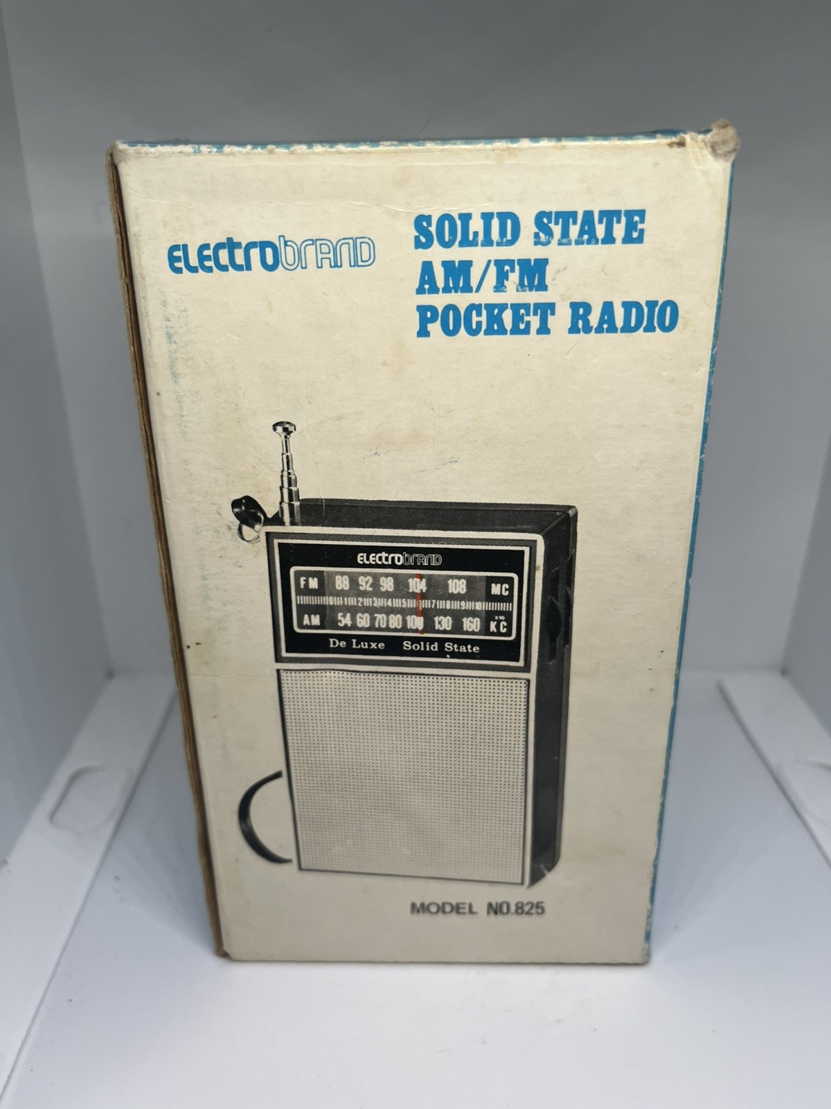 Vintage Electro Band De Luxe Solid State Model 825 AM/FM Radio FM Works AM Not