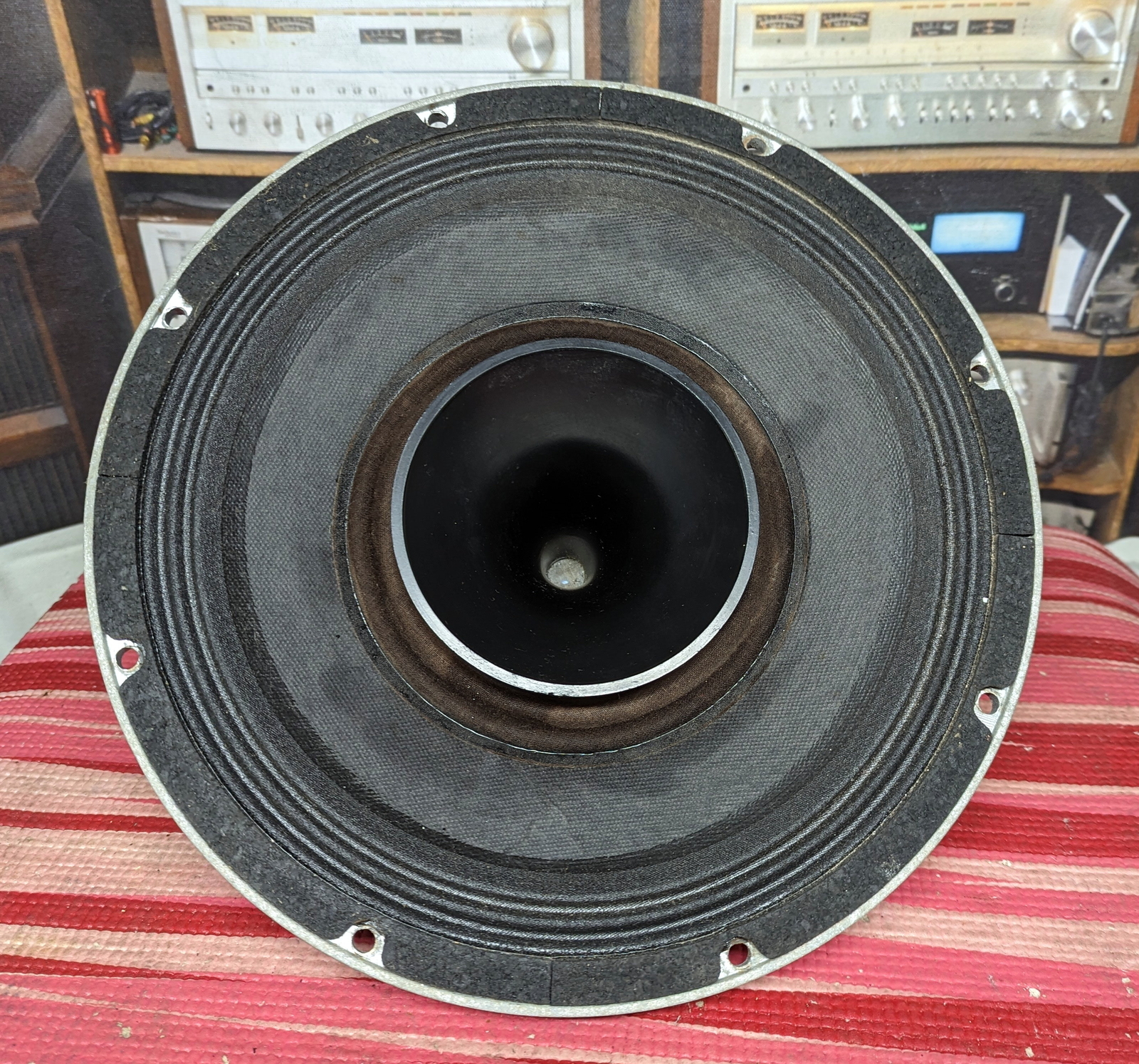 1 Peavey coaxial from 112 International Series III speaker 1204 Black Widow