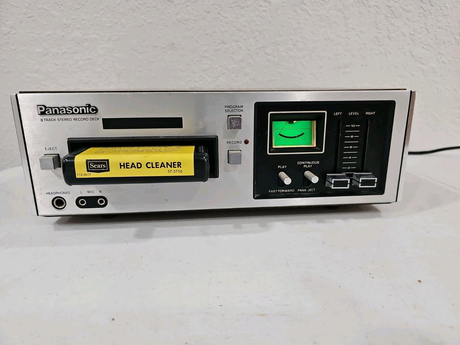 Panasonic 8 Track Player RS-805US Stereo Record Deck Woodgrain Powers Up