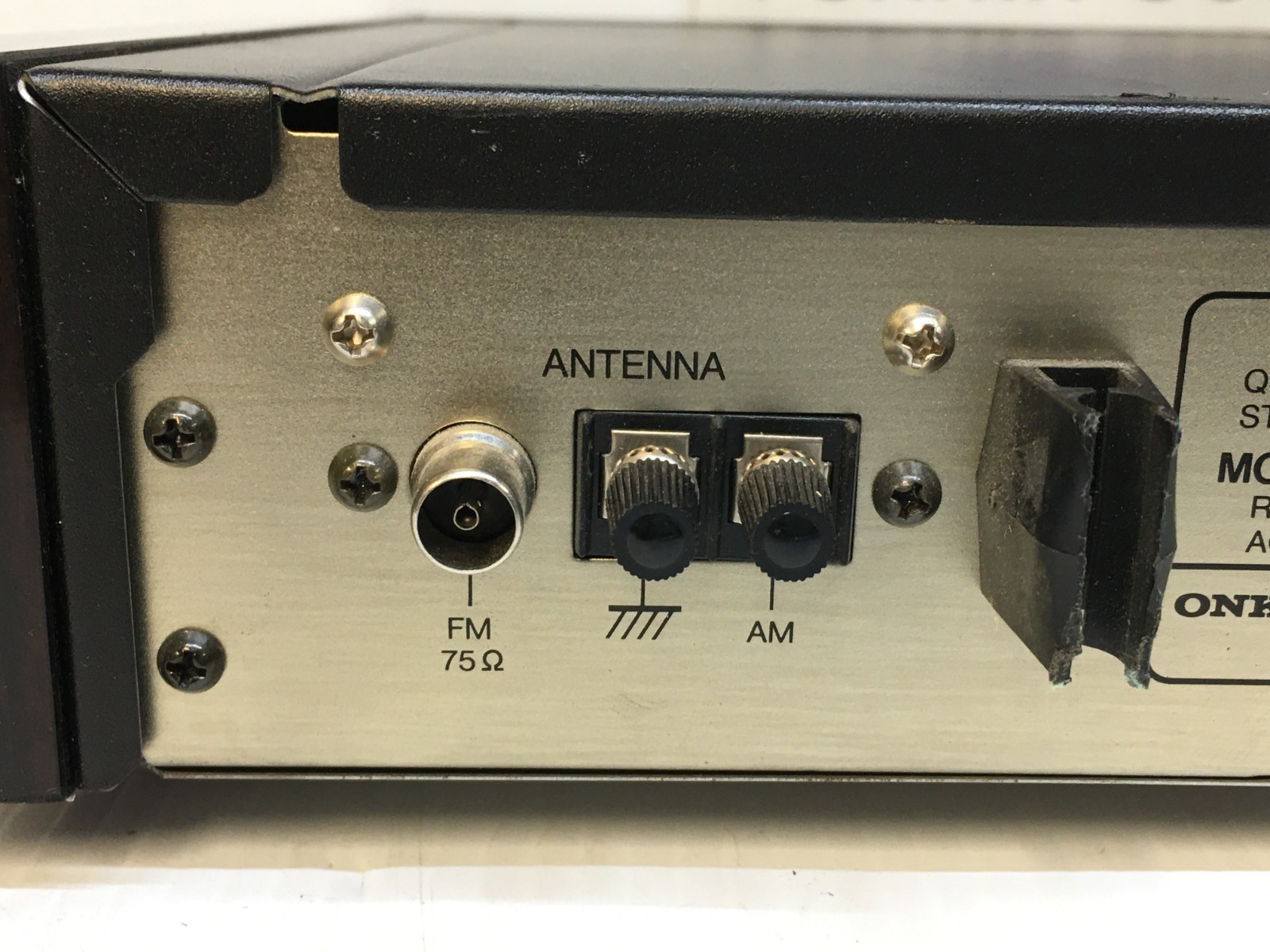 Onkyo Integra T-4087 Quarts Synthesized FMStereo AM Tuner – Tested/ Working