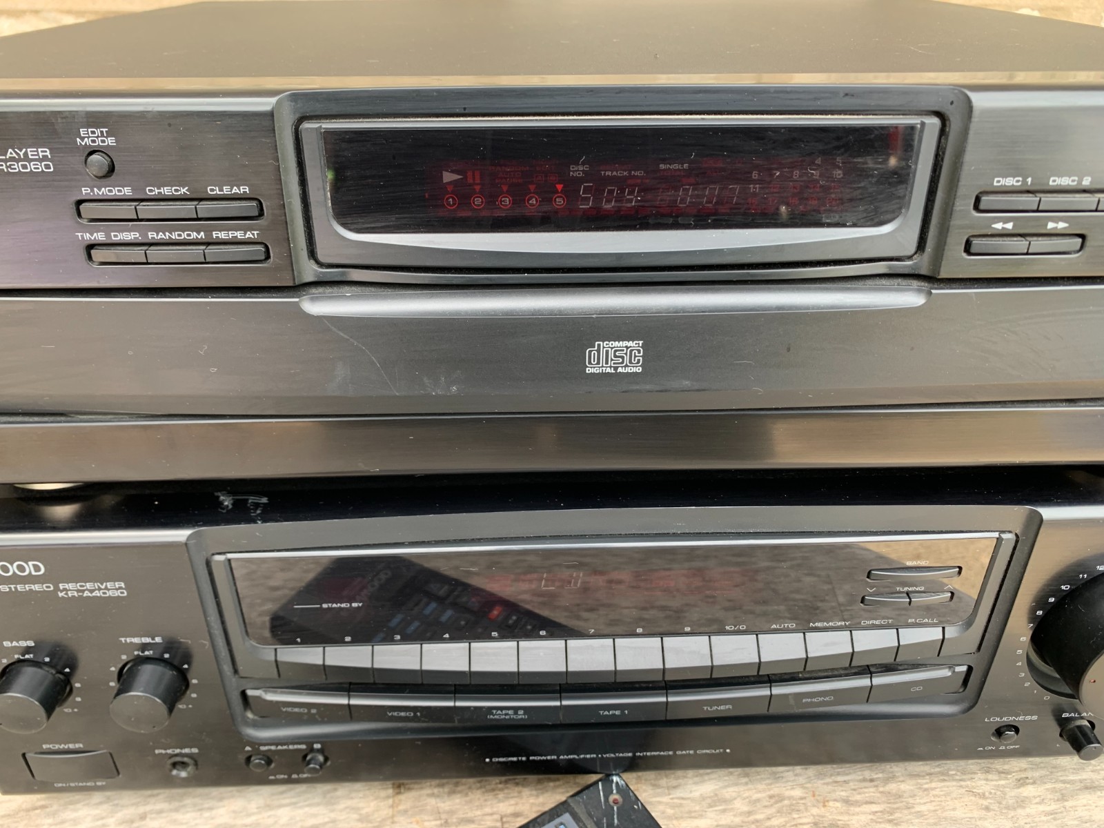 Kenwood KR-A4060 VTG AM/FM Stereo Receiver & DP-R3060 5 CD Compact disc Changer