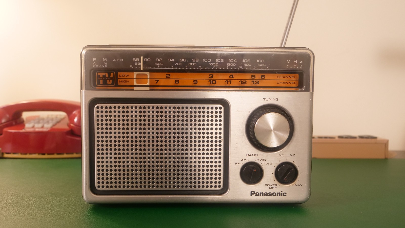 (1974) Vintage Panasonic Portable Radio RF-1104 RETRO VINTAGE STRANGER THINGS