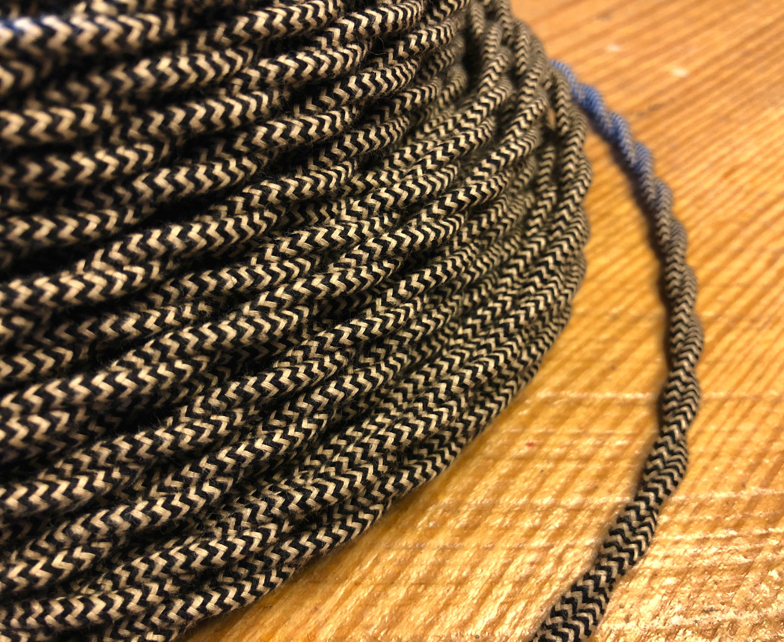 Cloth Covered Twisted Wire – Black/Tan Pattern, Vintage Style Fabric Lamp Cord