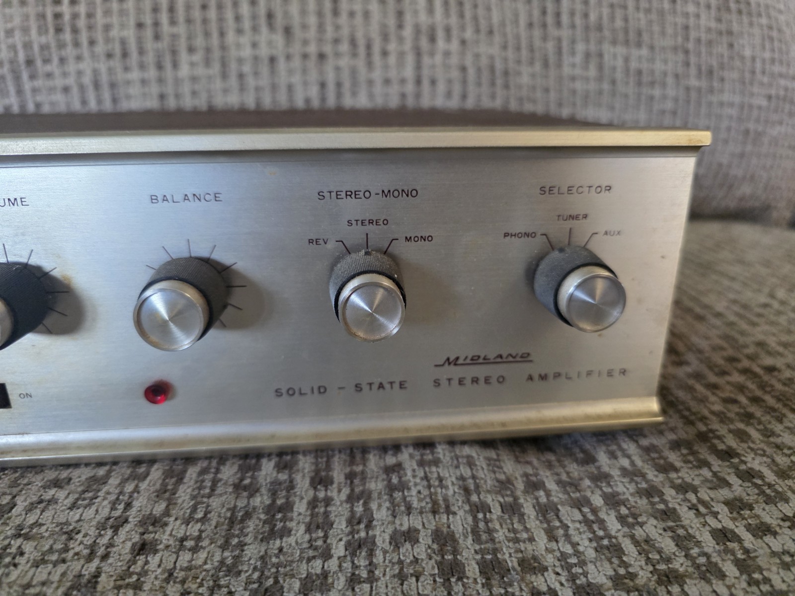 Vintage Midland 19-350 Solid State Stereo Amplifier Powers Up Parts Repair Work?