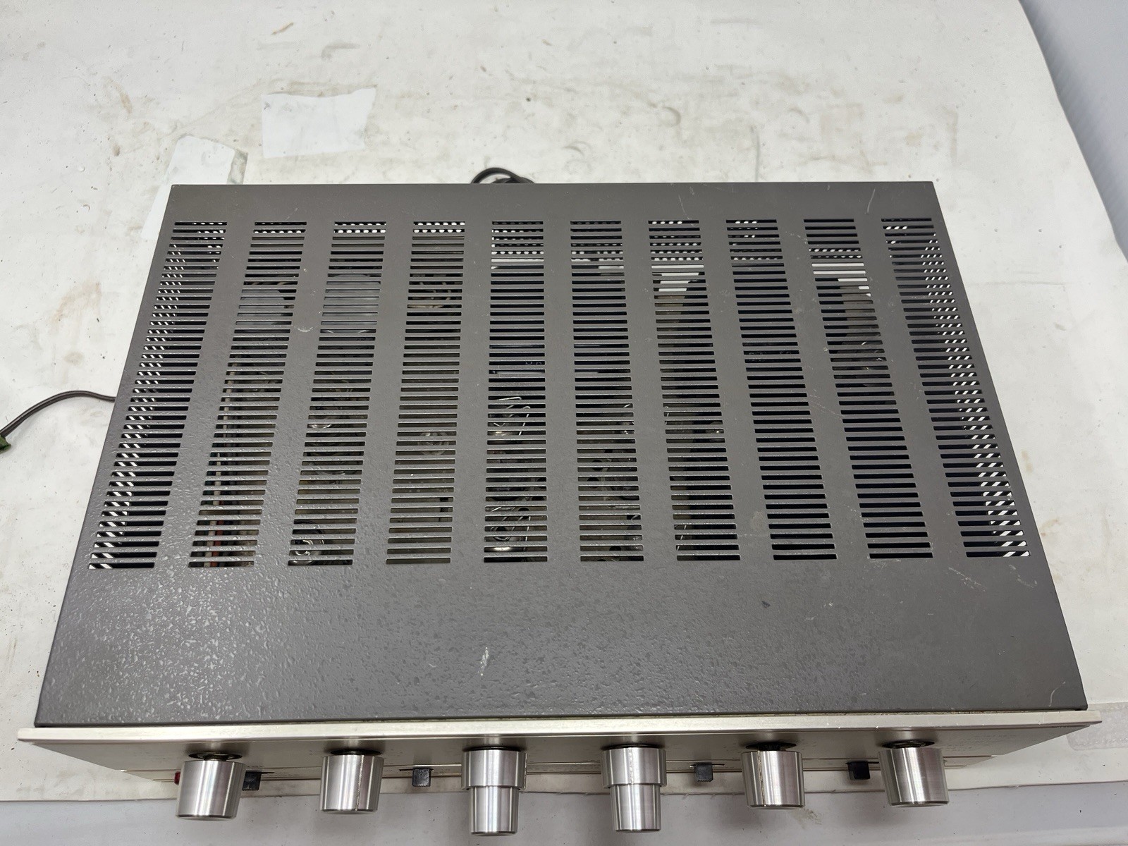 Monarch SA-40A Vintage Tube Stereo Integrated Amplifier Japan Powers On