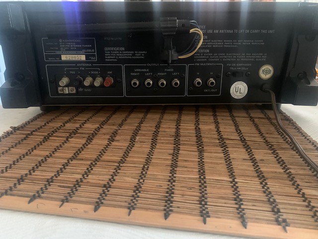 Kenwood KT-7500 Tuner Works but needs bulbs for back lighting