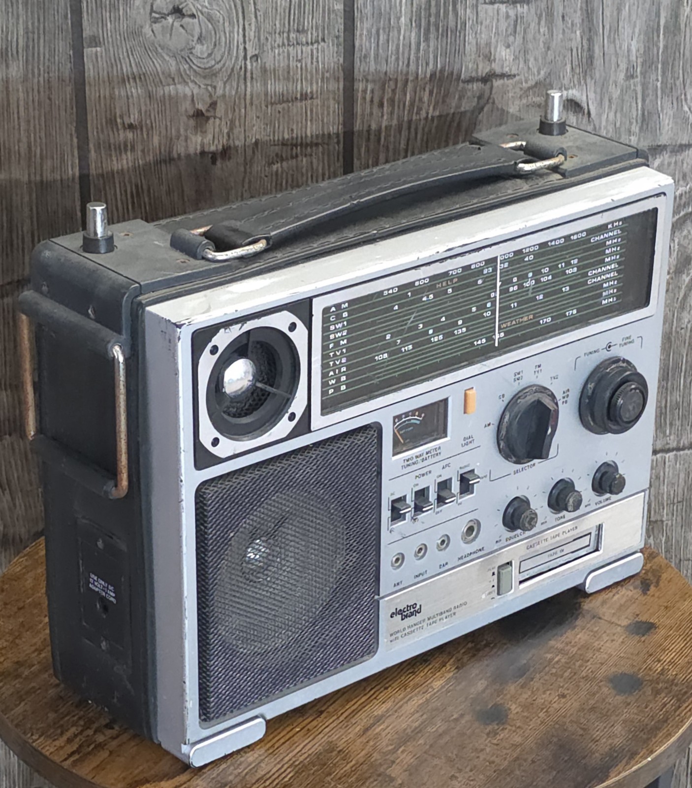 Vintage multiband radio Electro Band Model 2951 Cassette Read Entire Discription