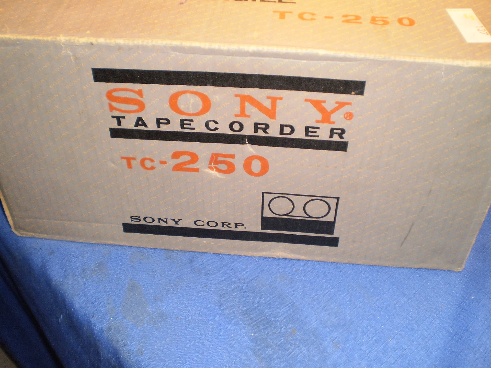 Sony TC-250 w/original box works