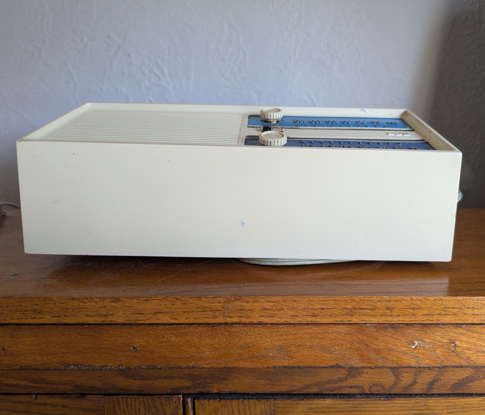 RCA RZC225Y Radio Snow Blue Vintage Solid State AFC AM FM Works