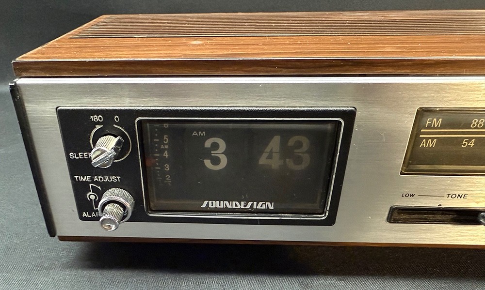 Vintage Flip Clock Radio Soundesign AMFM Flippy ClockModel 3461