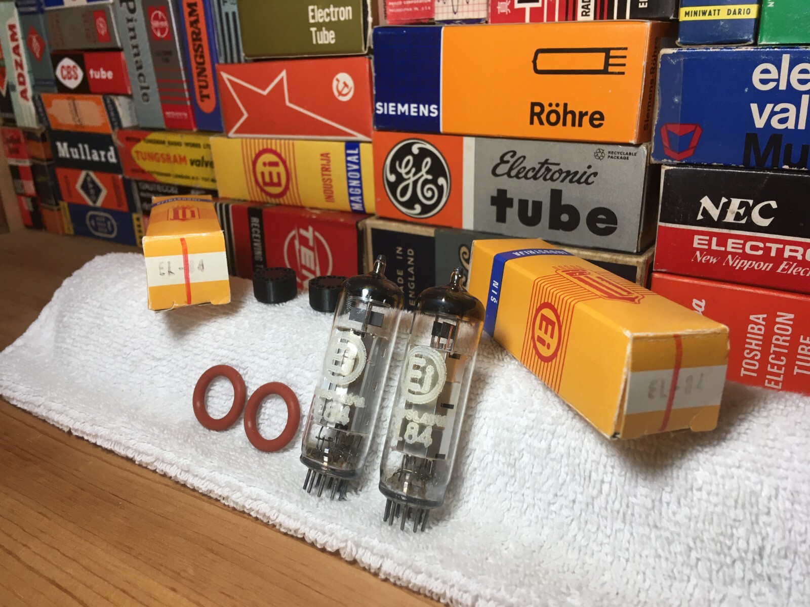 2x Vintage Ei Yugo SilverPlate GoldGrid 6BQ5 EL84 PowerTubes /OEBox /6RP15 7189