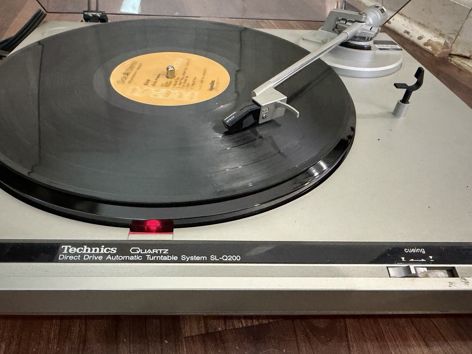 Clean Vintage 1983 Technics SL-Q200 Direct Drive Automatic Turntable New Stylus