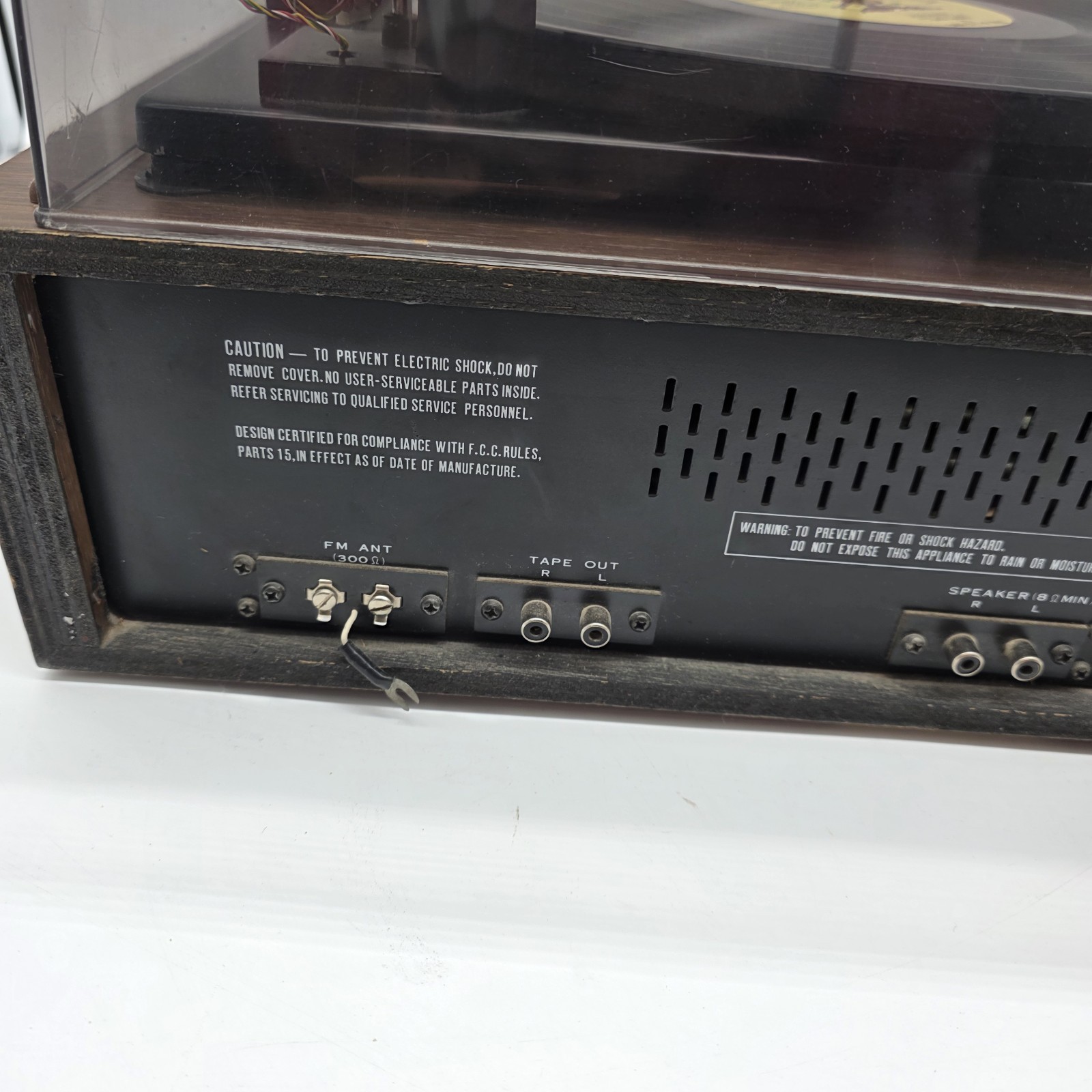 Vintage Lloyd’s Turntable Stereo System 8 Track AM/FM Receiver Parts Repair 132A