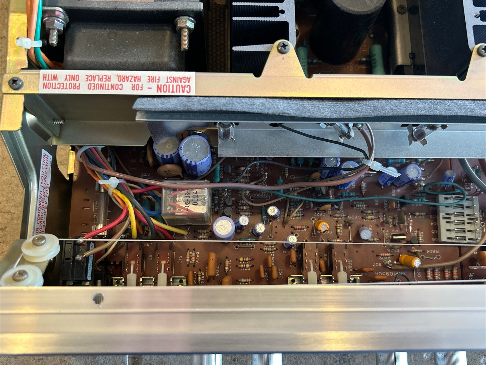 VTG Technics SA-5370 Am/Fm Stereo Receiver POWERS UP PARTS OR REPAIR READ