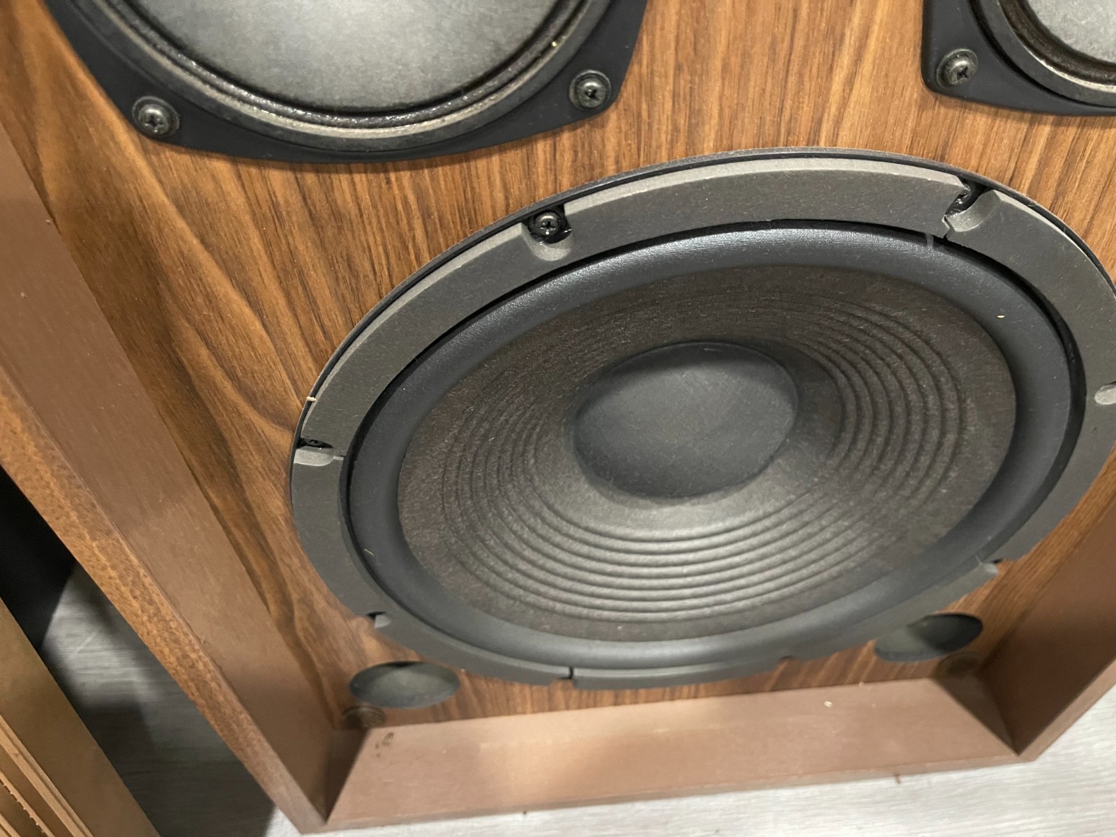 KENWOOD VINTAGE KL-555D 3WAY 5 SPEAKER SYSTEMVERY good condition
