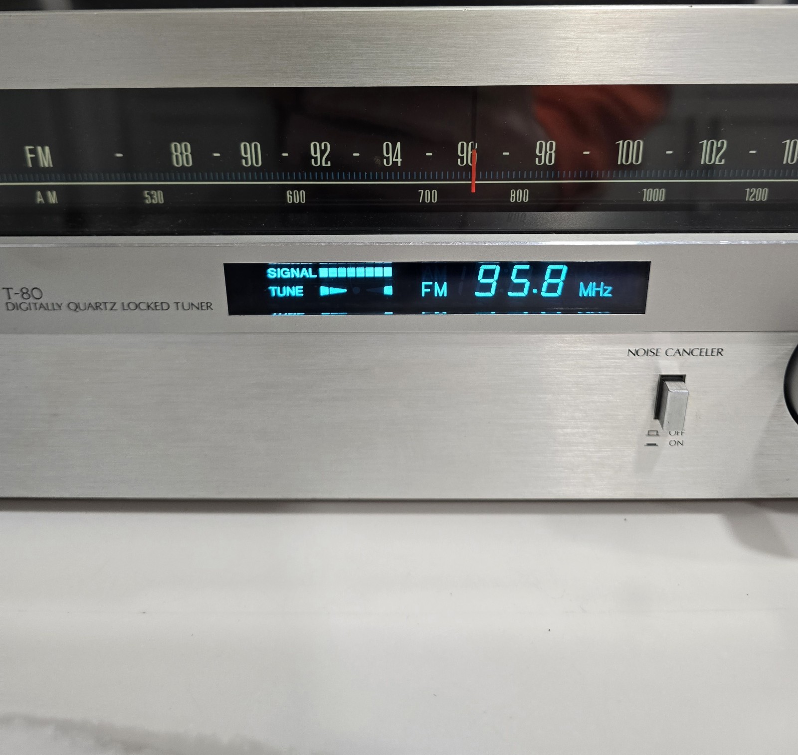🔥 1979 SANSUI T-80 Digitally Quartz Locked AM/FM Stereo Tuner Silver Face WORKS