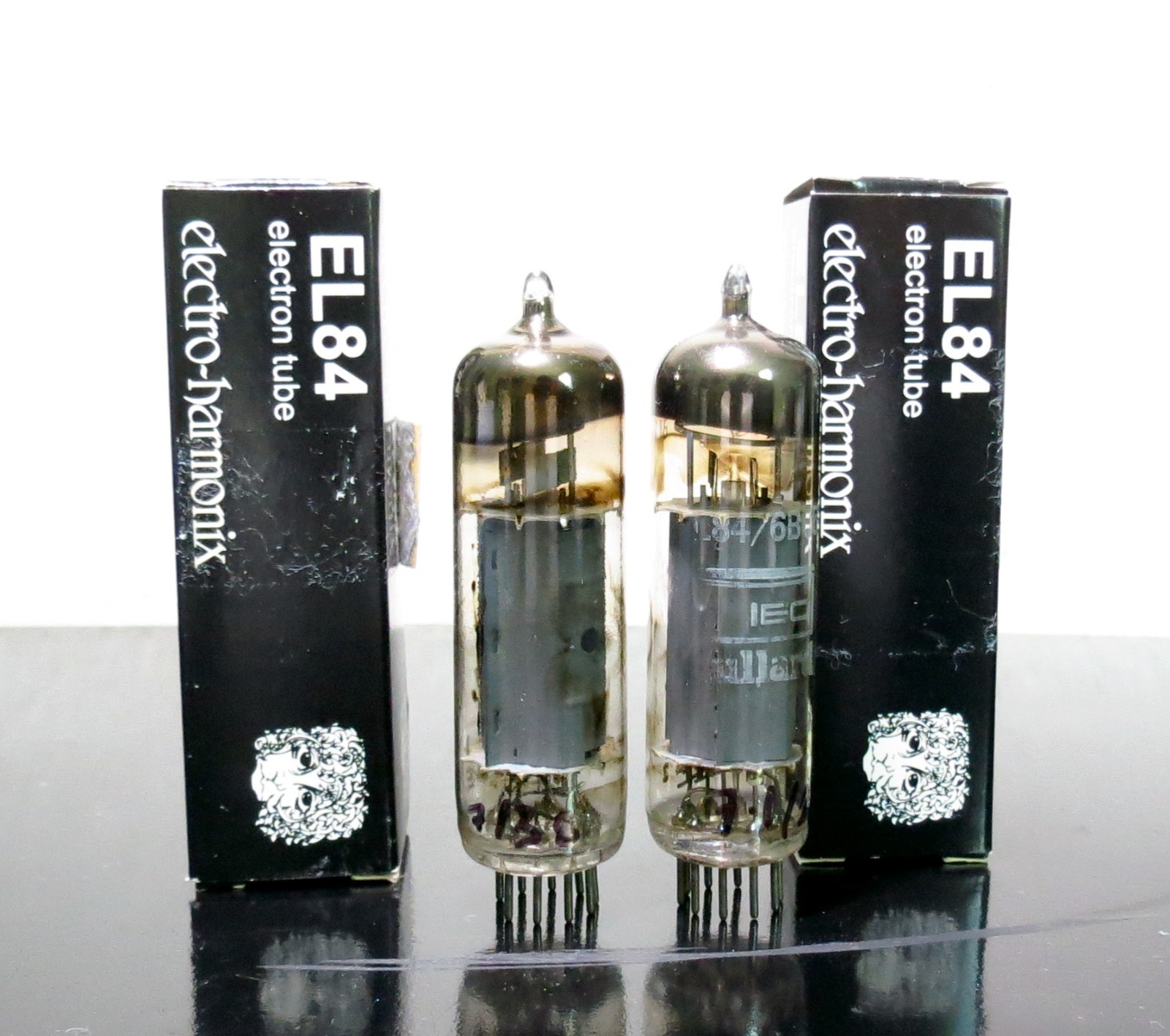 Matched Electro-Harmonix 7189A/EL84/6BQ5 tube – rebranded as Mullard – 1950s