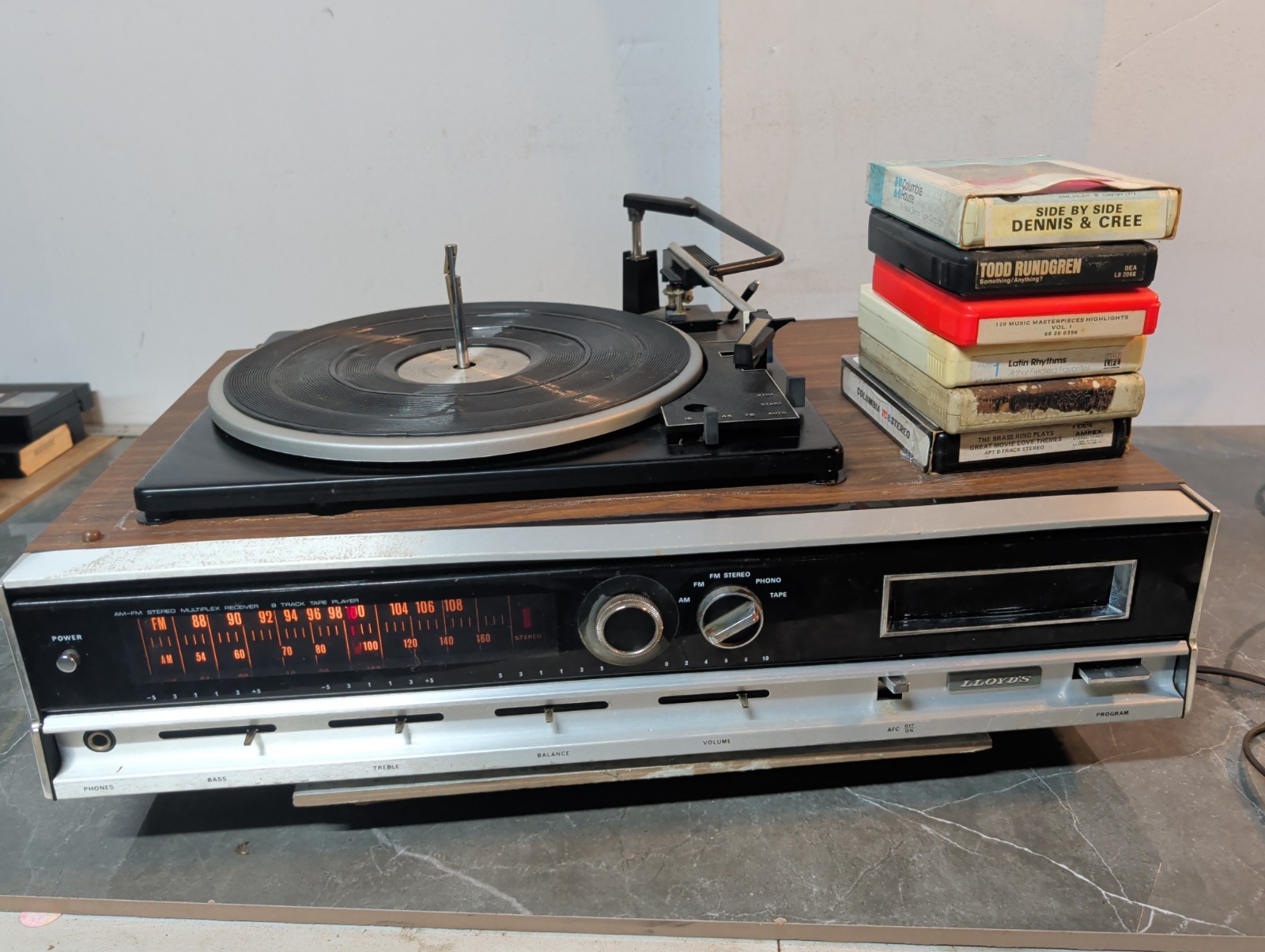 Lloyd’s AM/FM Stereo 8 Track Recorder Turntable / Partial Works 8 Track Issue