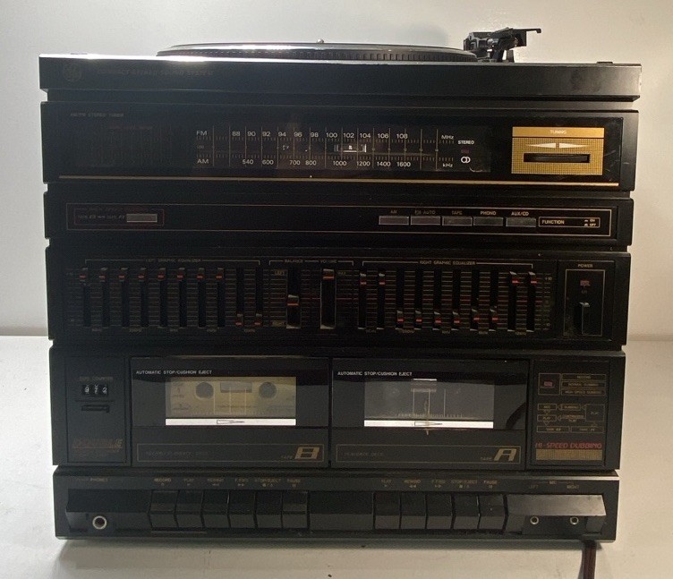GE Compact Stereo System #11-1000 AM/FM Stereo 2 Cassette Phono Equalizer Read