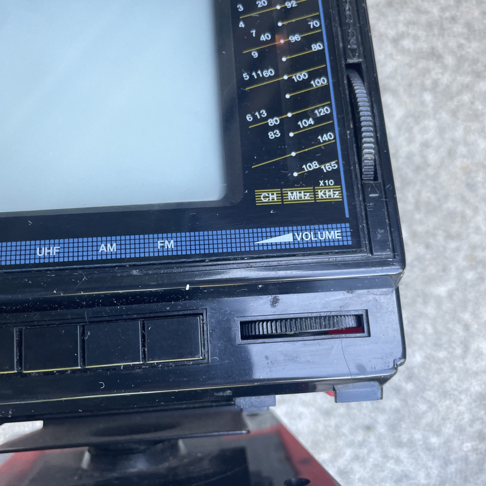 Vintage 1980s Cosmo 4.5″ Portable B&W TV AM/FM Radio Antenna Works See Video