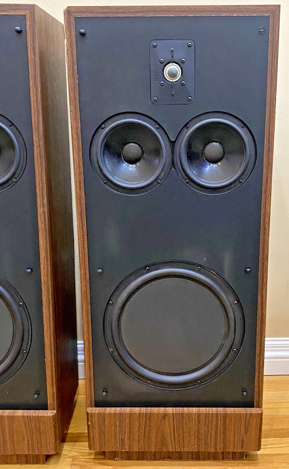 POLK AUDIO SDA 2 TWIN 6.5″ DRIVERS – 12″ PASSIVE RADITOR – TOWER SPEAKERS