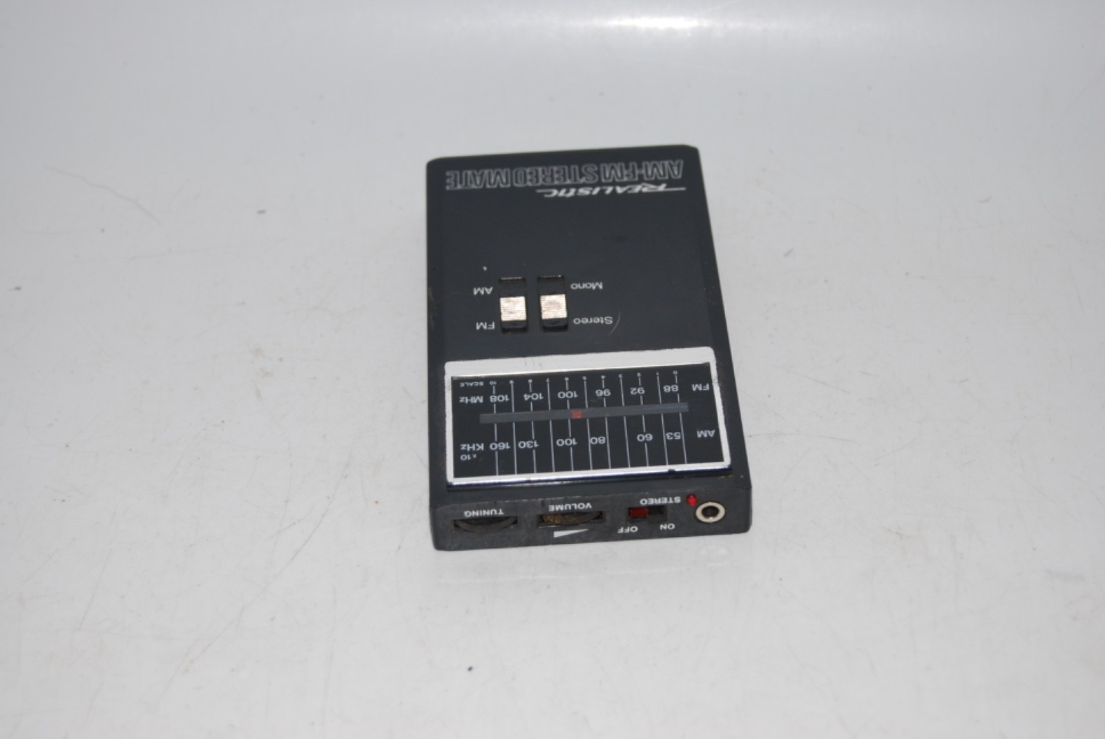 Vintage Realistic AM FM StereoMate Portable Stereo Model 12-116