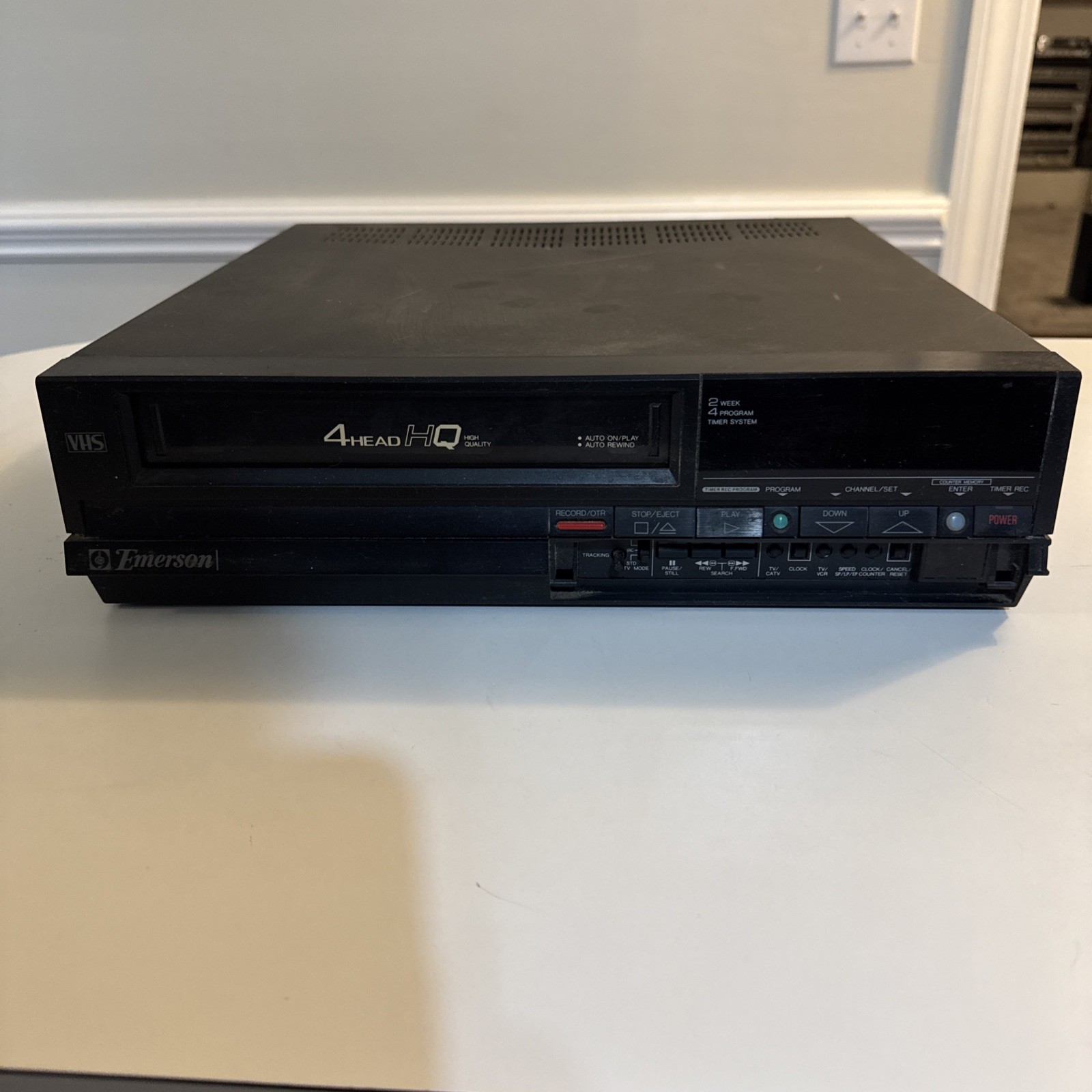 Emerson VCR953 4-Head Video Cass. Rec. VHS, does not power on for parts as is.