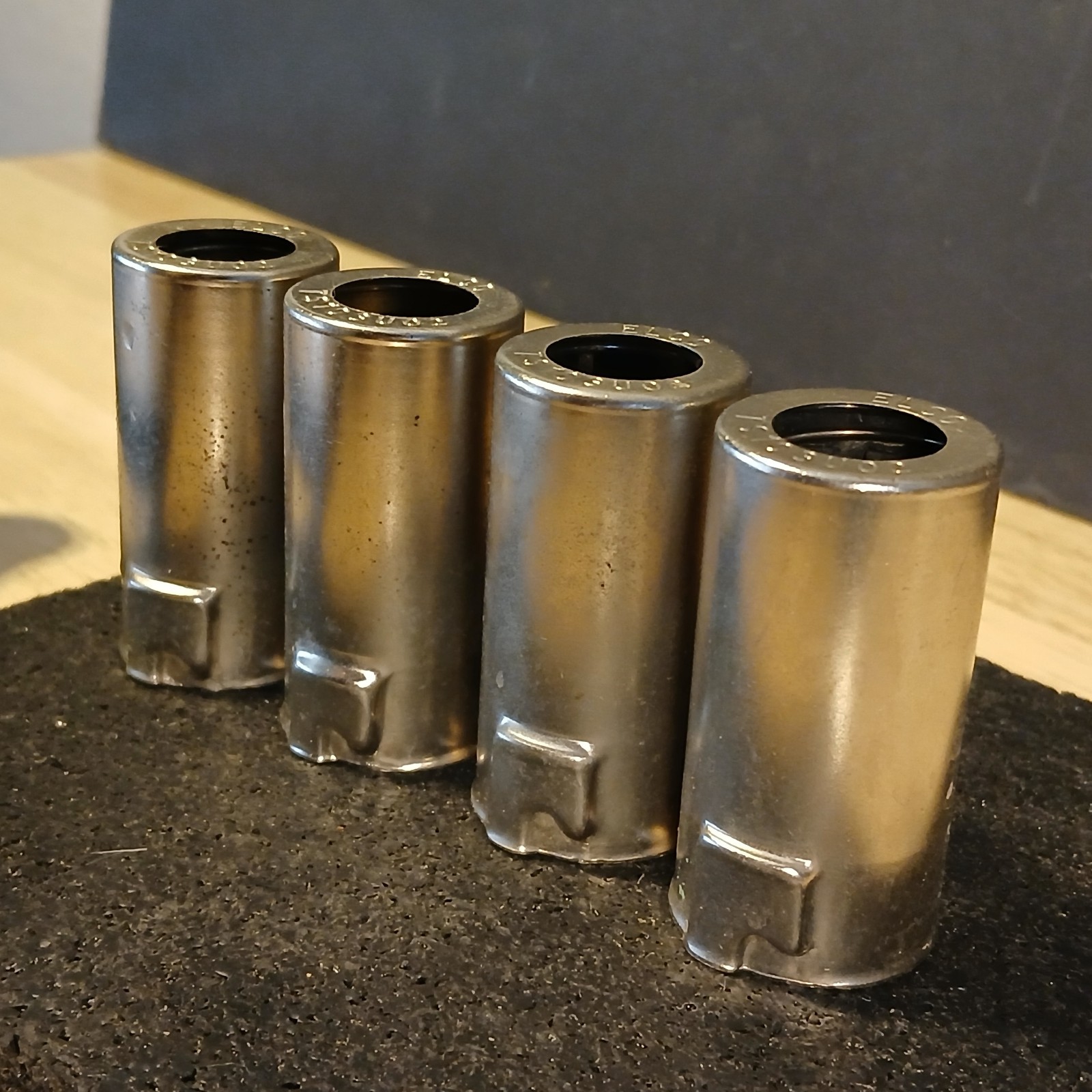 4 Pcs. ELCO TS103U02 Spring Type Premium Tube Shields for 9 pin Size Tubes NOS