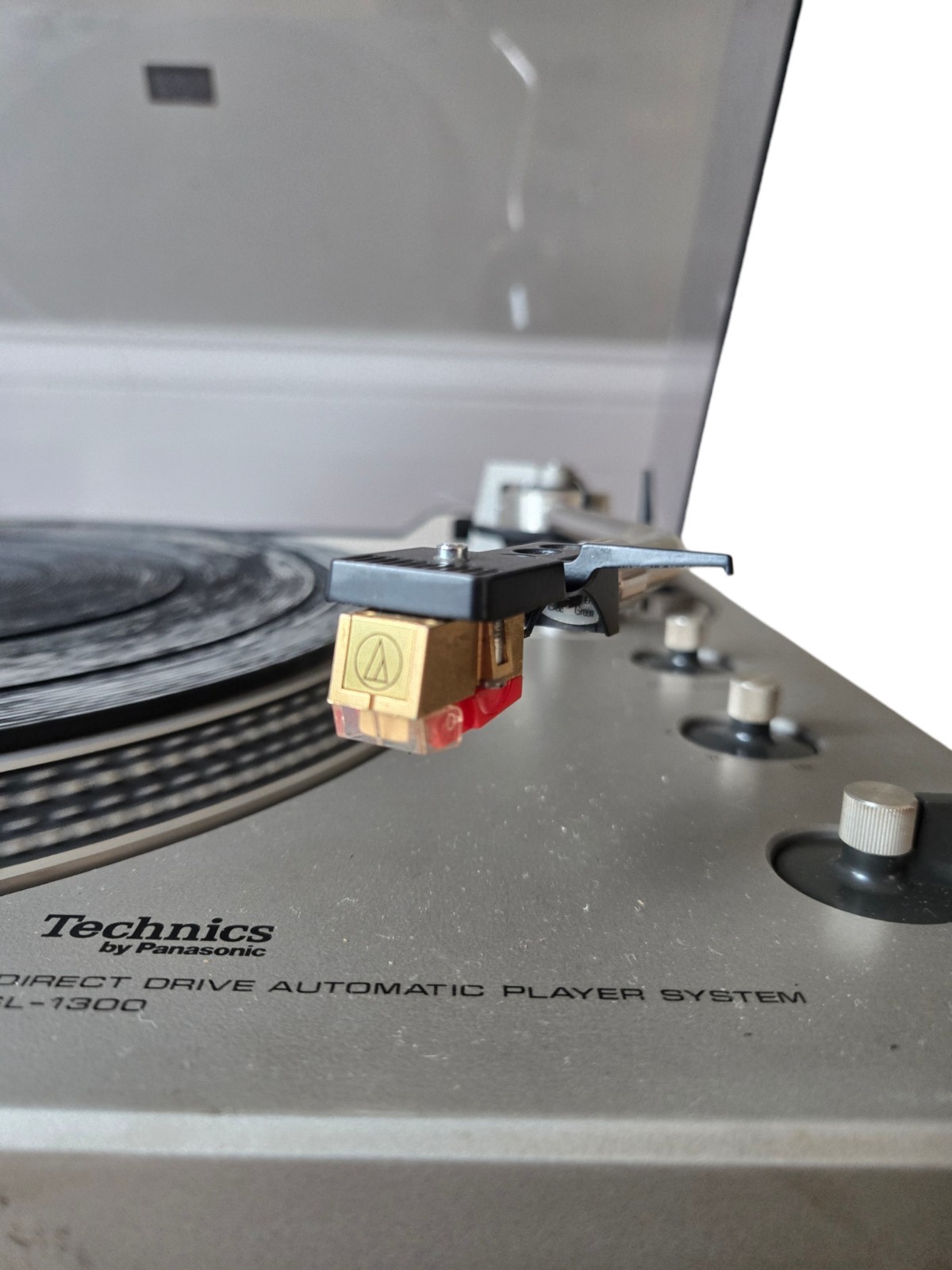 Vintage Technics SL-1300 Direct Drive Automatic Turntable With Dust Cover Works