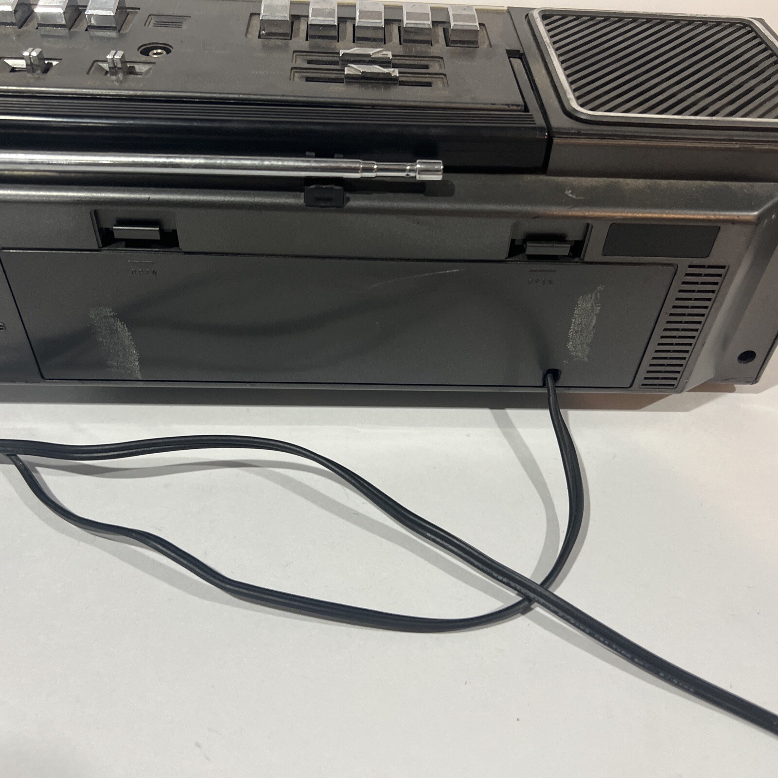 Verit Sing A Long System 6008 Duel Cassette Speaker Radio