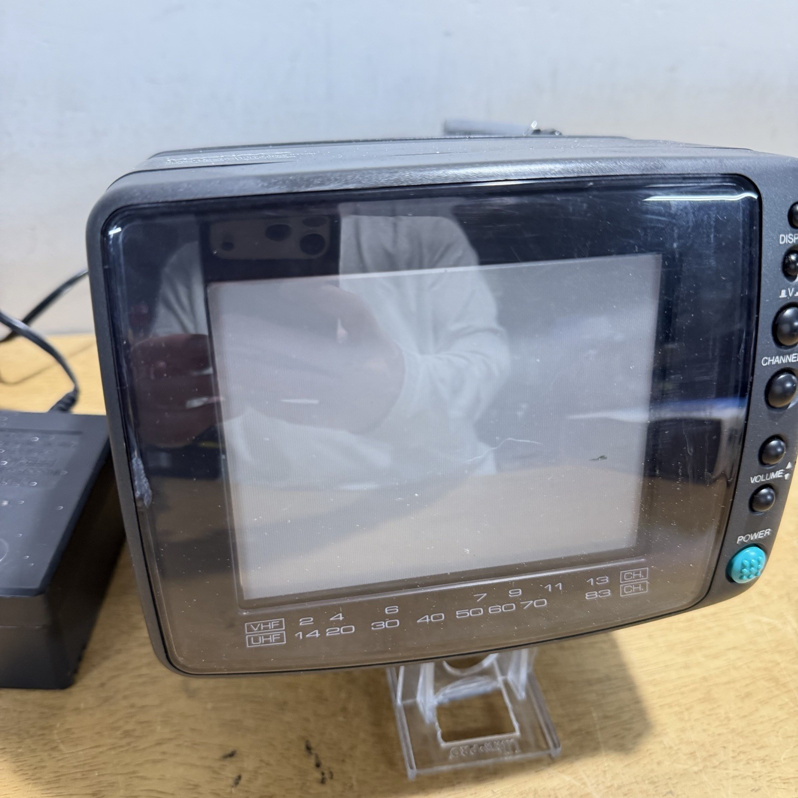 Magnavox RD0510 C102 Portable 5” TV W/Power Cord Color TV Works Vtg Tested Gamin