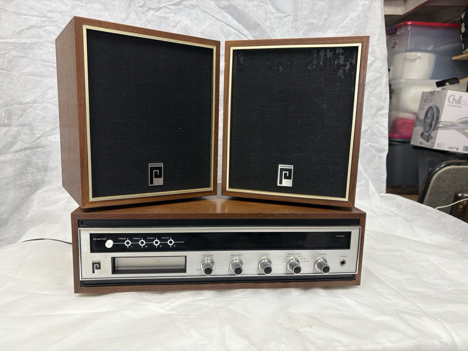 Vintage Peerless Solid State Stereo 8 track Model HSP-25 Am/Fm Work Tested.